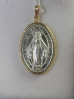 ¡Llévate la Medalla De La Virgen Milagrosa En Plata Con Filo De Oro! La Medalla Más Deseada...